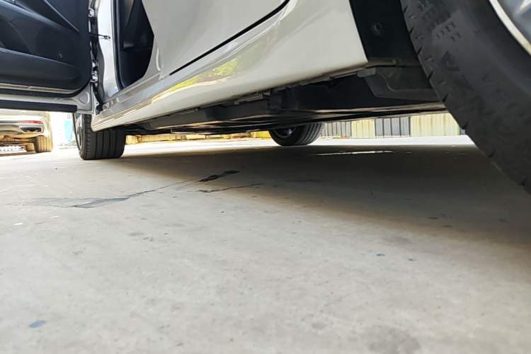 Used Toyota Camry 2021 2.5G Luxury Edition Left Side Sill