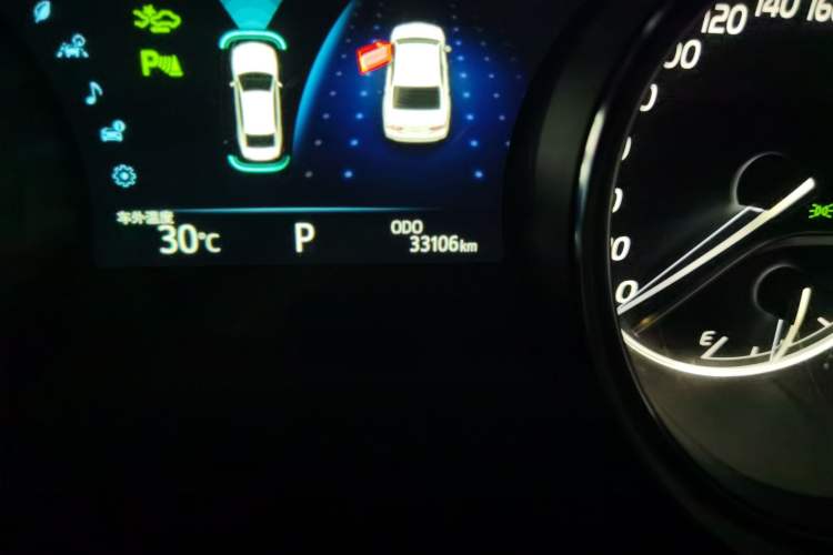 Used Toyota Camry 2021 2.0G Luxury Edition Odometer Close Up