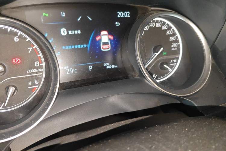 Used Toyota Camry 2021 2.0G Luxury Edition Odometer Close Up
