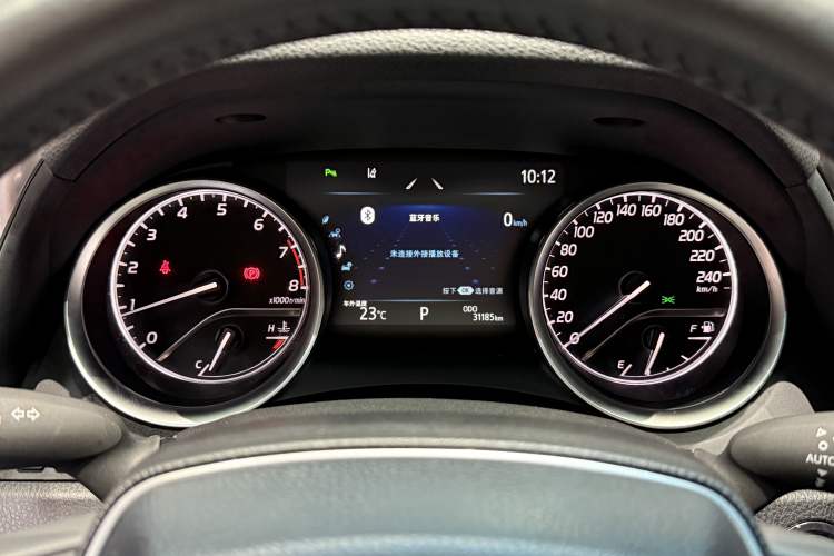 Used Toyota Camry 2021 2.0G Luxury Edition Odometer Close Up
