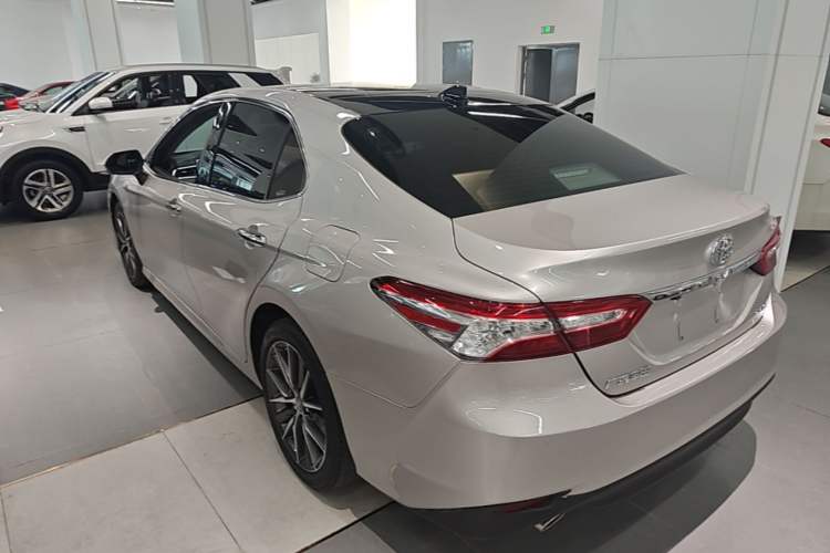 Used Toyota Camry 2021 2.5G Luxury Edition Rear Left 45 Deg