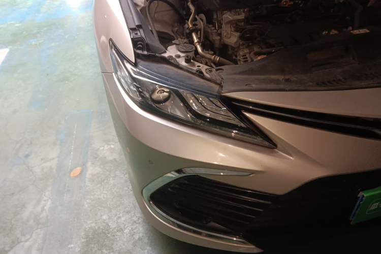 Used Toyota Camry 2021 2.5G Luxury Edition Right Front Headlight