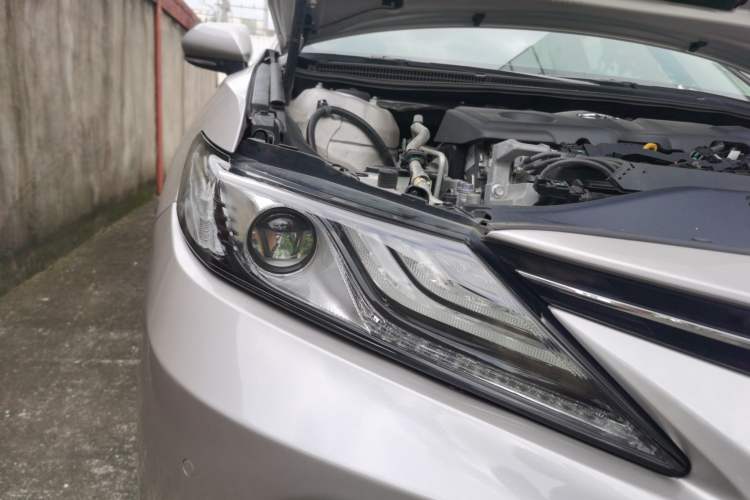 Used Toyota Camry 2021 2.5G Luxury Edition Right Front Headlight