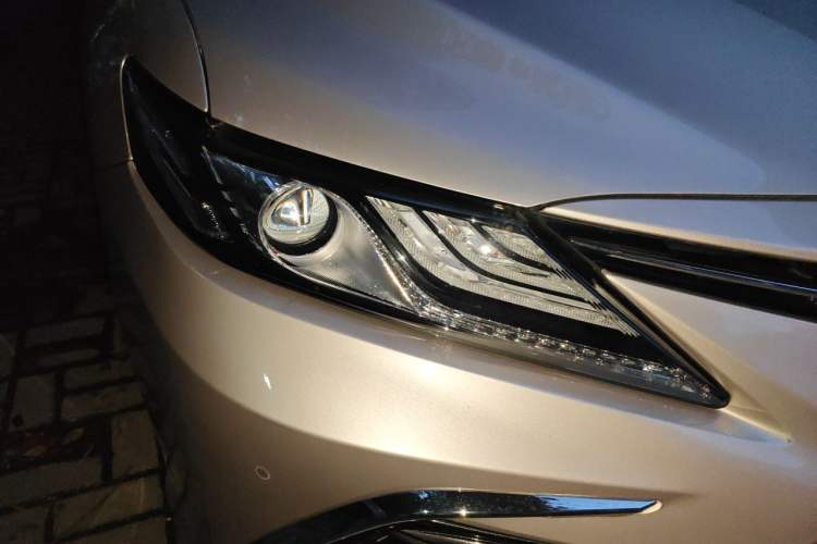 Used Toyota Camry 2021 2.0G Luxury Edition Right Front Headlight