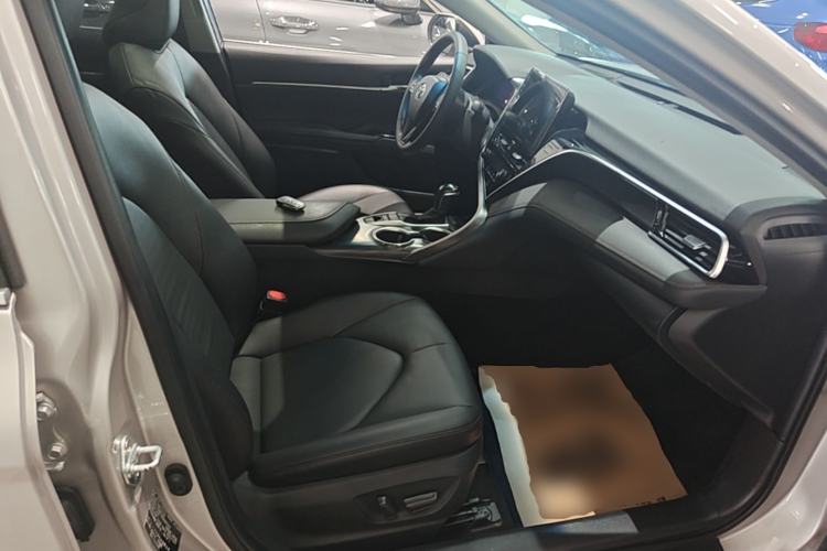 Used Toyota Camry 2021 2.5G Luxury Edition Right Front Seat