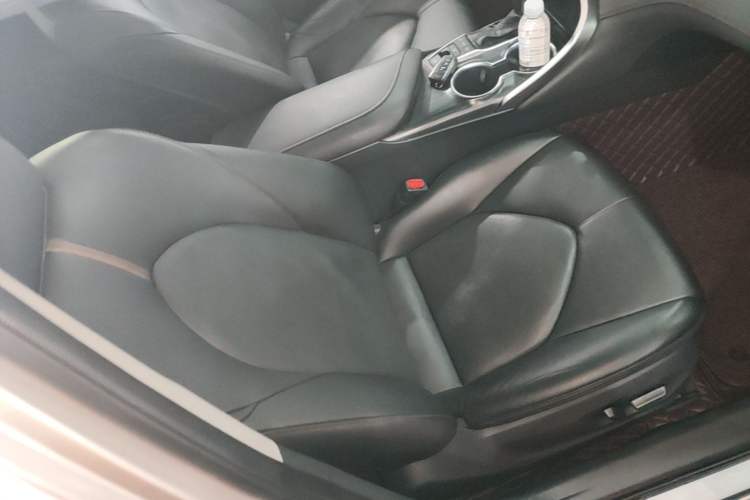 Used Toyota Camry 2021 2.5G Luxury Edition Right Front Seat