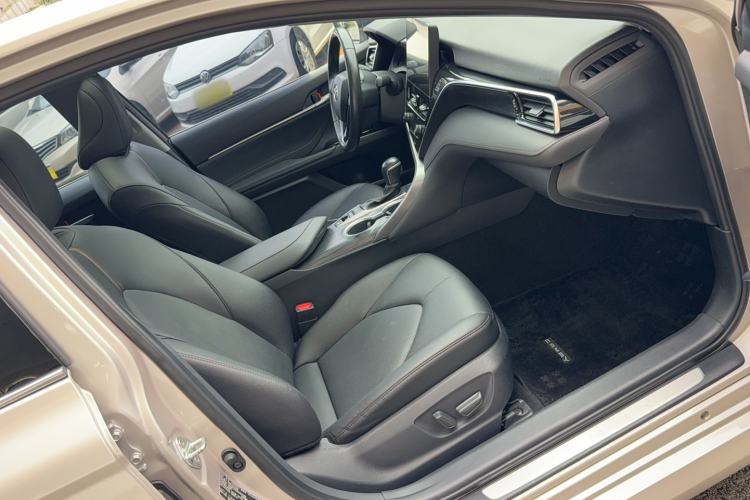 Used Toyota Camry 2021 2.5G Luxury Edition Right Front Seat