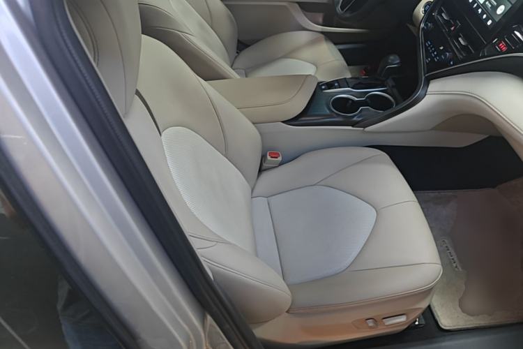 Used Toyota Camry 2021 2.0G Luxury Edition Right Front Seat