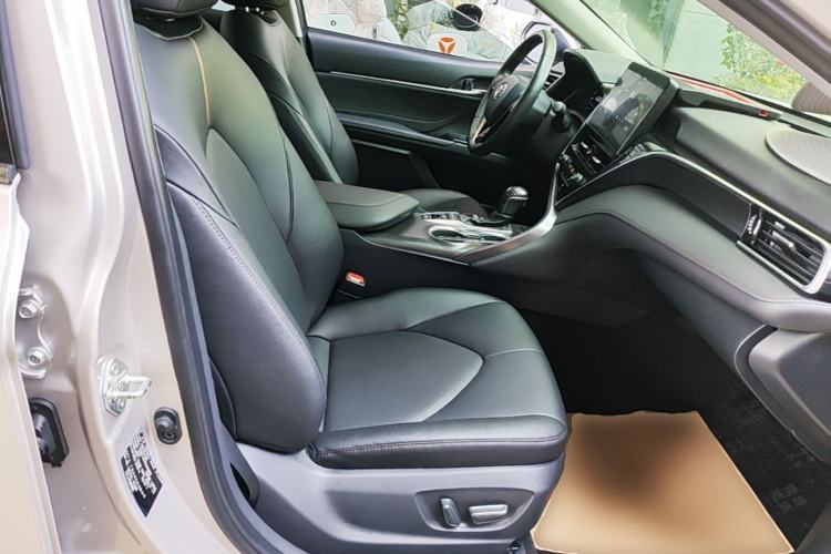 Used Toyota Camry 2021 2.5G Luxury Edition Right Front Seat