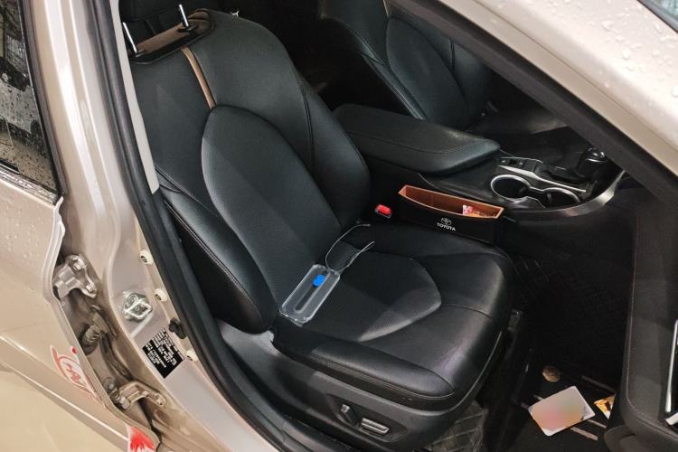 Used Toyota Camry 2021 2.0G Luxury Edition Right Front Seat