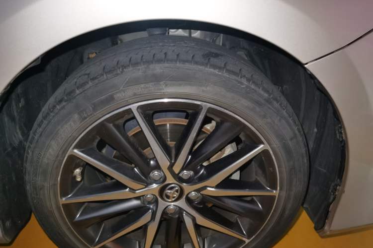 Used Toyota Camry 2021 2.5G Luxury Edition Right Front Wheel Hub