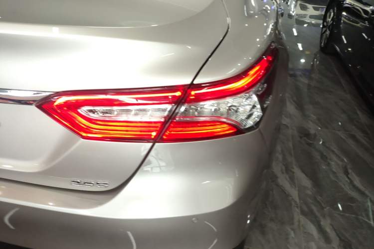 Used Toyota Camry 2021 2.5G Luxury Edition Right Rear Taillight