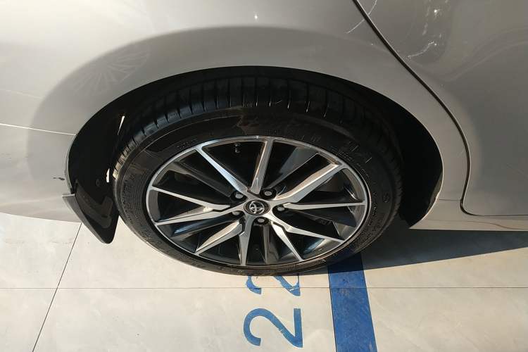 Used Toyota Camry 2021 2.5G Luxury Edition Right Rear Wheel Hub