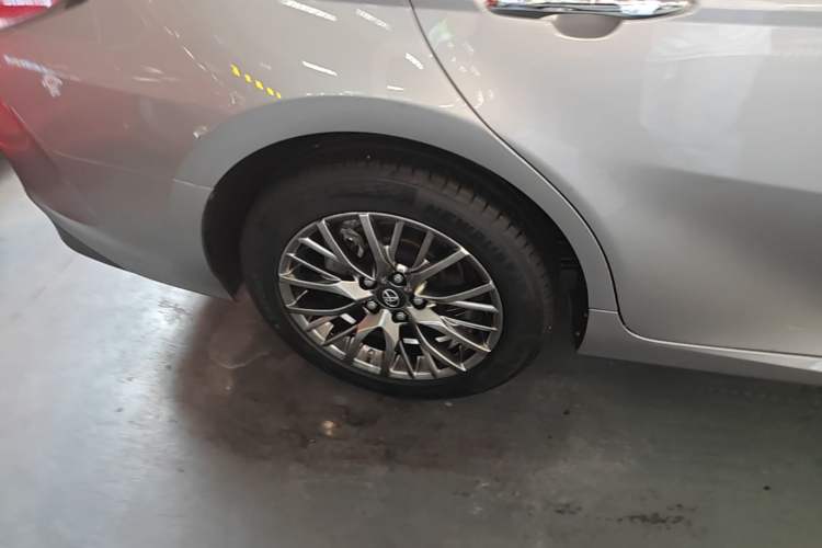 Used Toyota Camry 2021 2.0G Luxury Edition Right Rear Wheel Hub