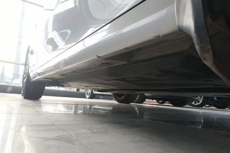 Used Toyota Camry 2021 2.5G Luxury Edition Right Side Sill