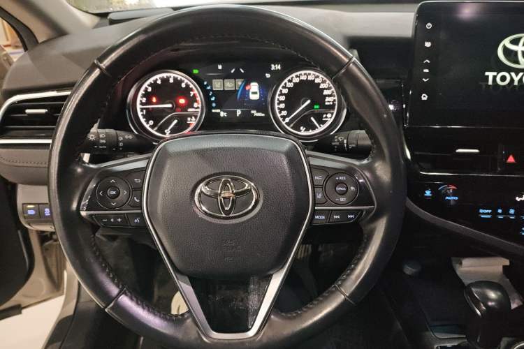 Used Toyota Camry 2021 2.0G Luxury Edition Steering Wheel