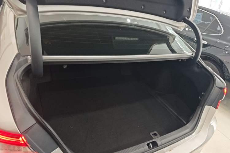 Used Toyota Camry 2021 Dual-Motor 2.5HG Luxury Edition Trunk