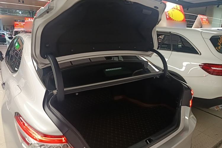 Used Toyota Camry 2021 2.0G Luxury Edition Trunk