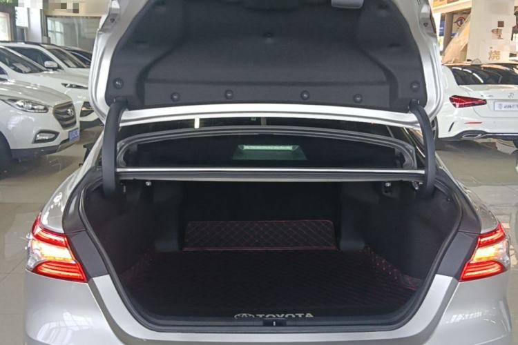 Used Toyota Camry 2021 2.0G Luxury Edition Trunk