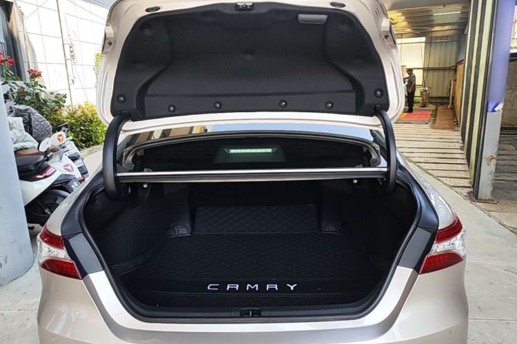 Used Toyota Camry 2021 2.5G Luxury Edition Trunk