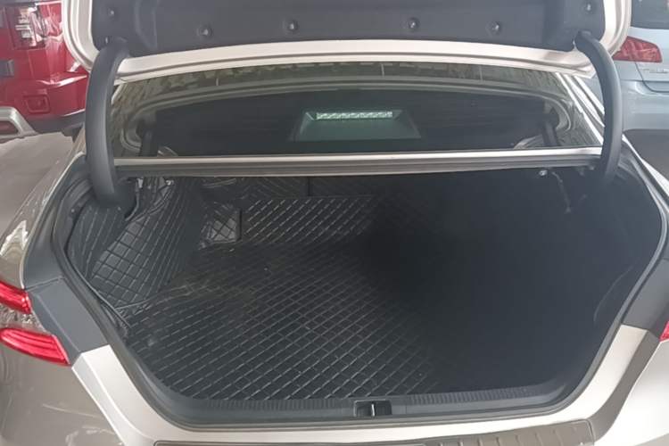 Used Toyota Camry 2021 Dual-Motor 2.5HG Luxury Edition Trunk