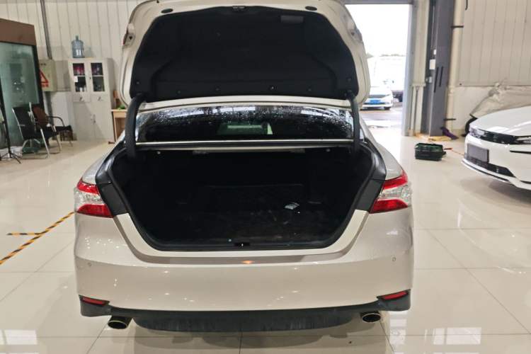 Used Toyota Camry 2021 2.0G Luxury Edition Trunk