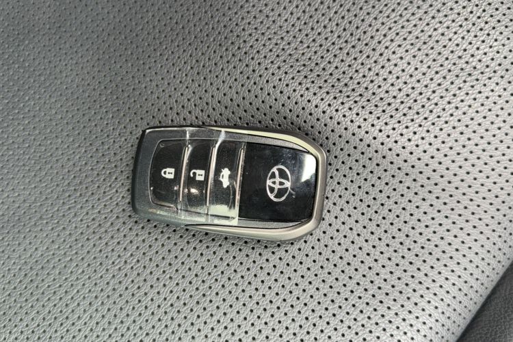 Used Toyota Camry 2021 2.5G Luxury Edition Vehicle Key