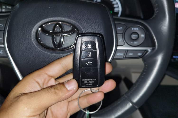 Used Toyota Camry 2021 2.0G Luxury Edition Vehicle Key