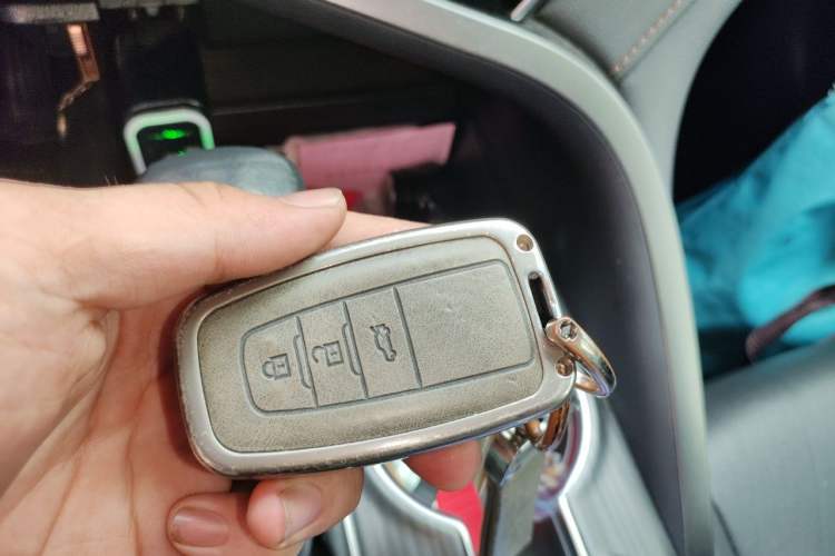 Used Toyota Camry 2021 2.5G Luxury Edition Vehicle Key