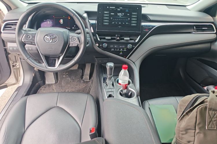 Used Toyota Camry 2021 2.5G Luxury Edition Center Console
