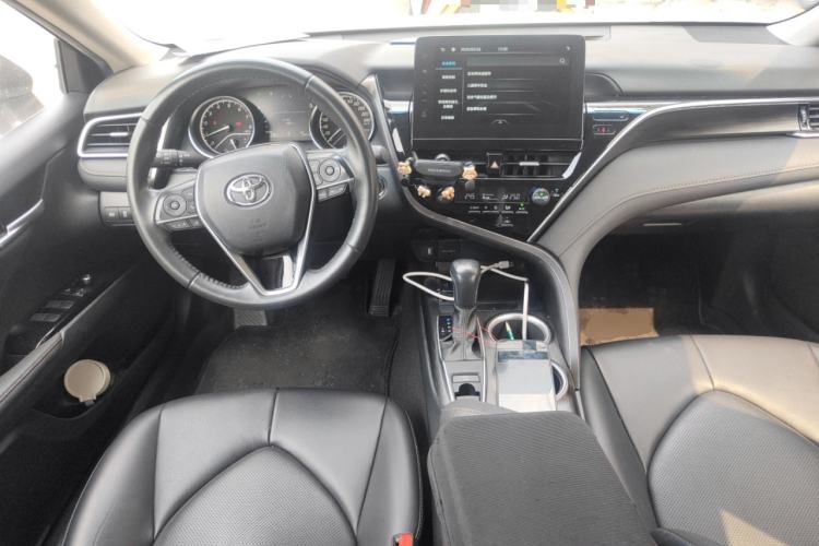 Used Toyota Camry 2021 2.0G Luxury Edition Center Console