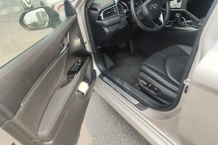 Used Toyota Camry 2021 2.0G Luxury Edition Driver Seat