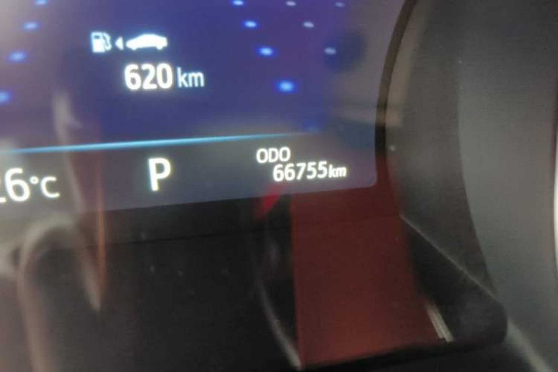 Used Toyota Camry 2021 2.0S FENGSHANG Edition Odometer Close Up