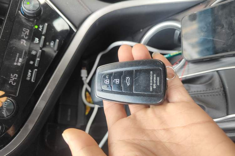 Used Toyota Camry 2021 2.0G Luxury Edition Vehicle Key