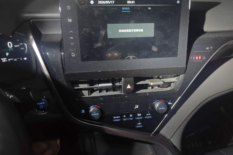 Used Toyota Camry 2021 Dual-Motor 2.5HG Luxury Edition Audio And AC Panel