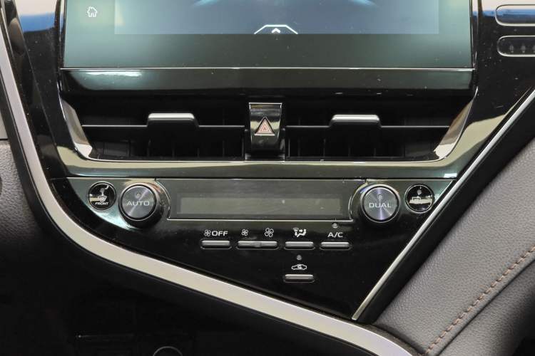 Used Toyota Camry 2021 2.0G Luxury Edition Audio And AC Panel