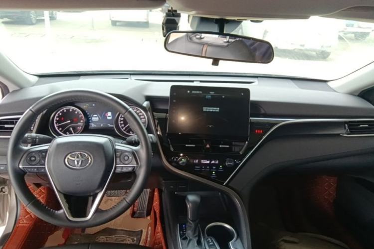 Used Toyota Camry 2021 2.0G Luxury Edition Center Console