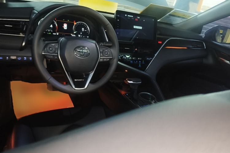 Used Toyota Camry 2021 2.5G Luxury Edition Center Console