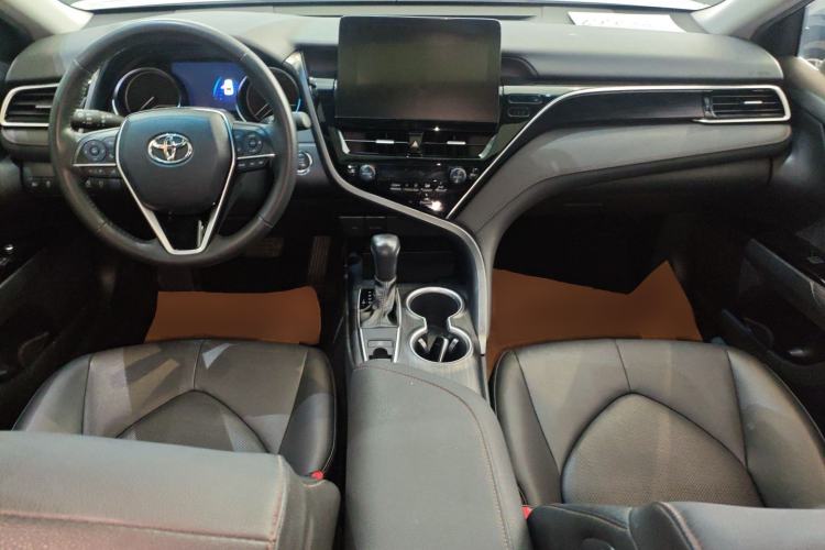 Used Toyota Camry 2021 2.0G Luxury Edition Center Console