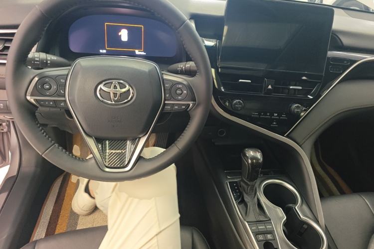 Used Toyota Camry 2021 Dual-Motor 2.5HG Luxury Edition Center Console