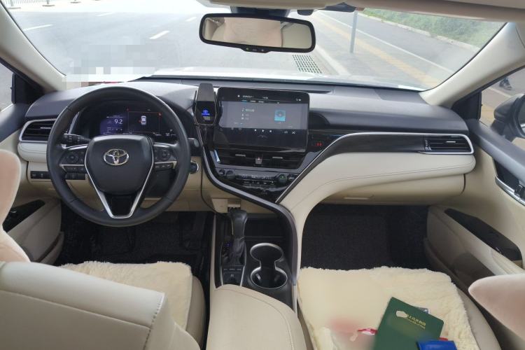 Used Toyota Camry 2021 2.5G Luxury Edition Center Console