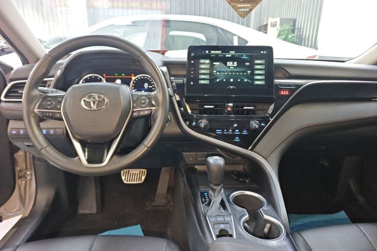 Used Toyota Camry 2021 2.5G Luxury Edition Center Console