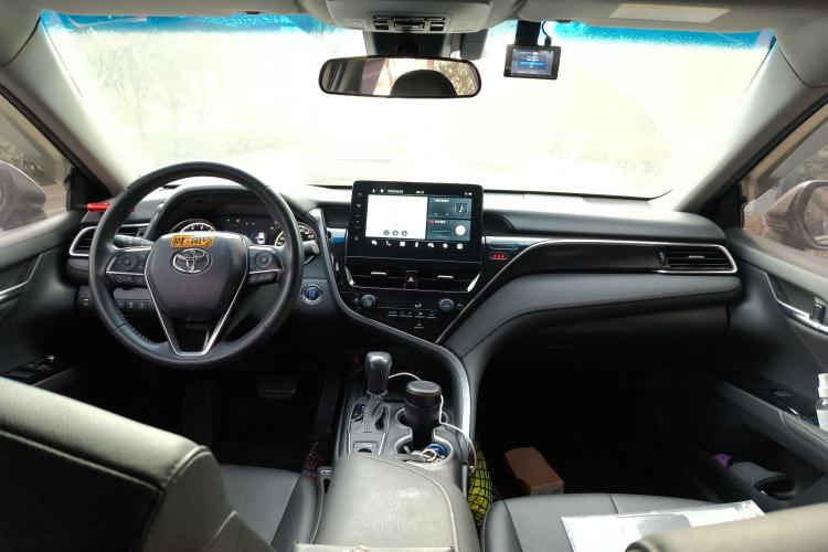 Used Toyota Camry 2021 2.0G Luxury Edition Center Console