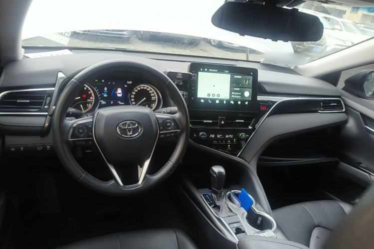 Used Toyota Camry 2021 2.0G Luxury Edition Center Console