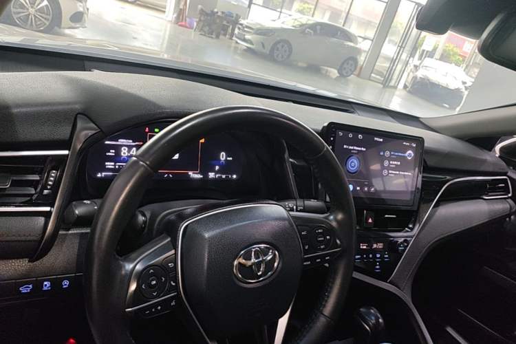 Used Toyota Camry 2021 2.5G Luxury Edition Center Console