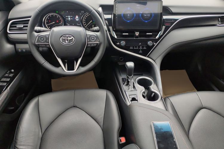 Used Toyota Camry 2021 2.0G Luxury Edition Center Console