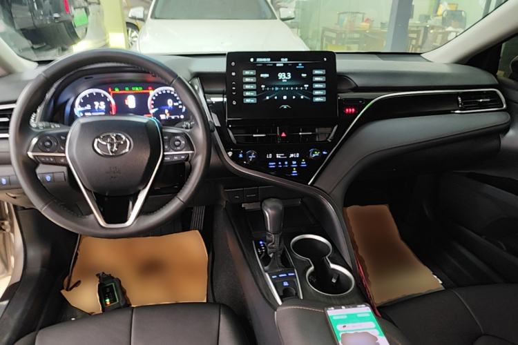 Used Toyota Camry 2021 2.5G Luxury Edition Center Console