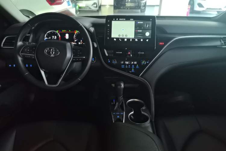 Used Toyota Camry 2021 2.5G Luxury Edition Center Console