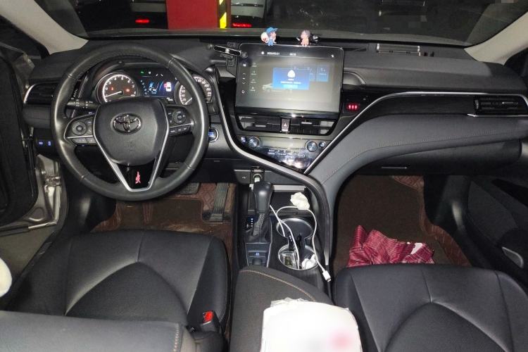 Used Toyota Camry 2021 2.0G Luxury Edition Center Console