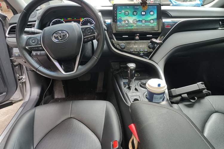 Used Toyota Camry 2021 2.5G Luxury Edition Center Console